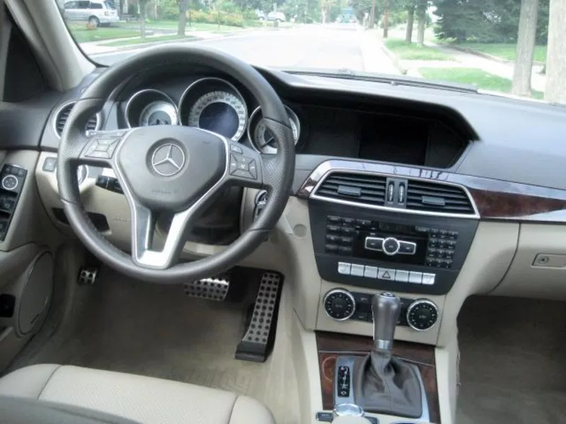 Mercedes Benz C300 4MATIC 2013 Модель.... 6
