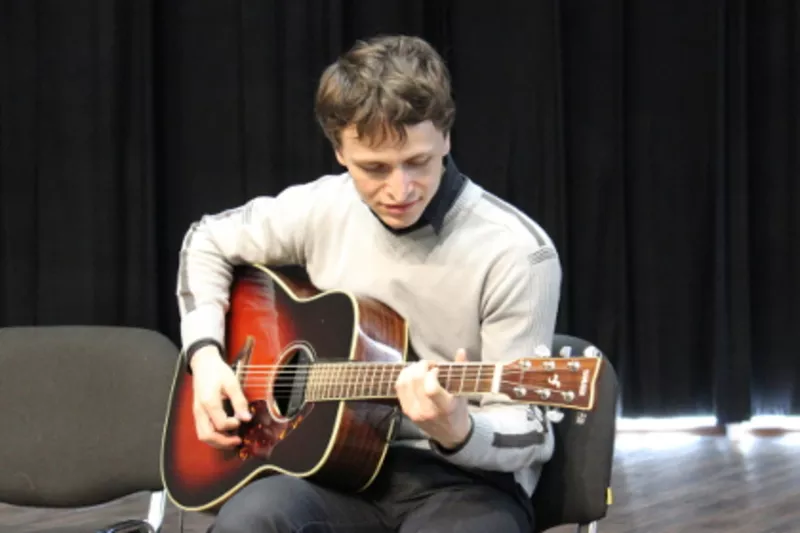 Игра на гитаре Красноярск обучение для детей